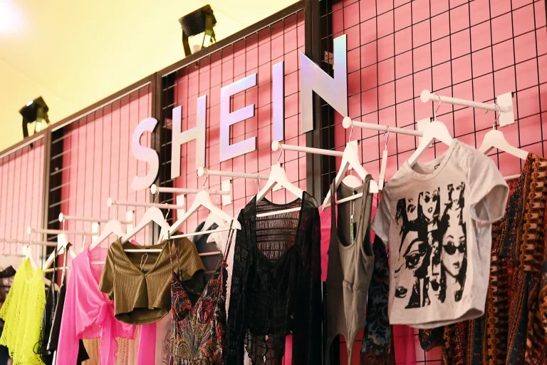 Roupas Grátis na SHEIN: Descubra como ganhar – Guia completo